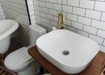 Badrenovierung: Sanitärtechnik und typische Reparaturen