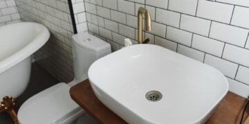 Badrenovierung: Sanitärtechnik und typische Reparaturen